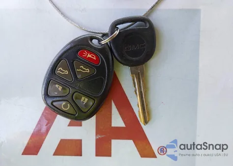 2013 GMC Yukon Xl 1500 Denali z USA, uszkodzony, nr VIN 1GKS2MEF8DR374031